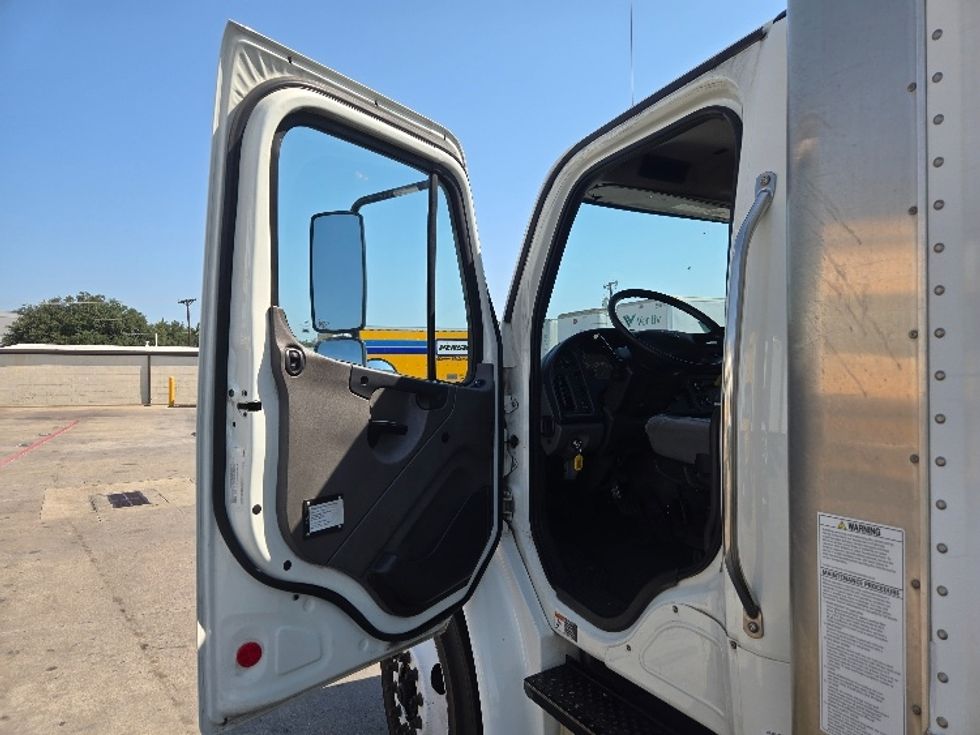 Medium Duty Box Truck-Light and Medium Duty Trucks-Freightliner-2020-M2-Carrollton-TX-153,116\n\t\tmiles-$ 56,500 - Image 16