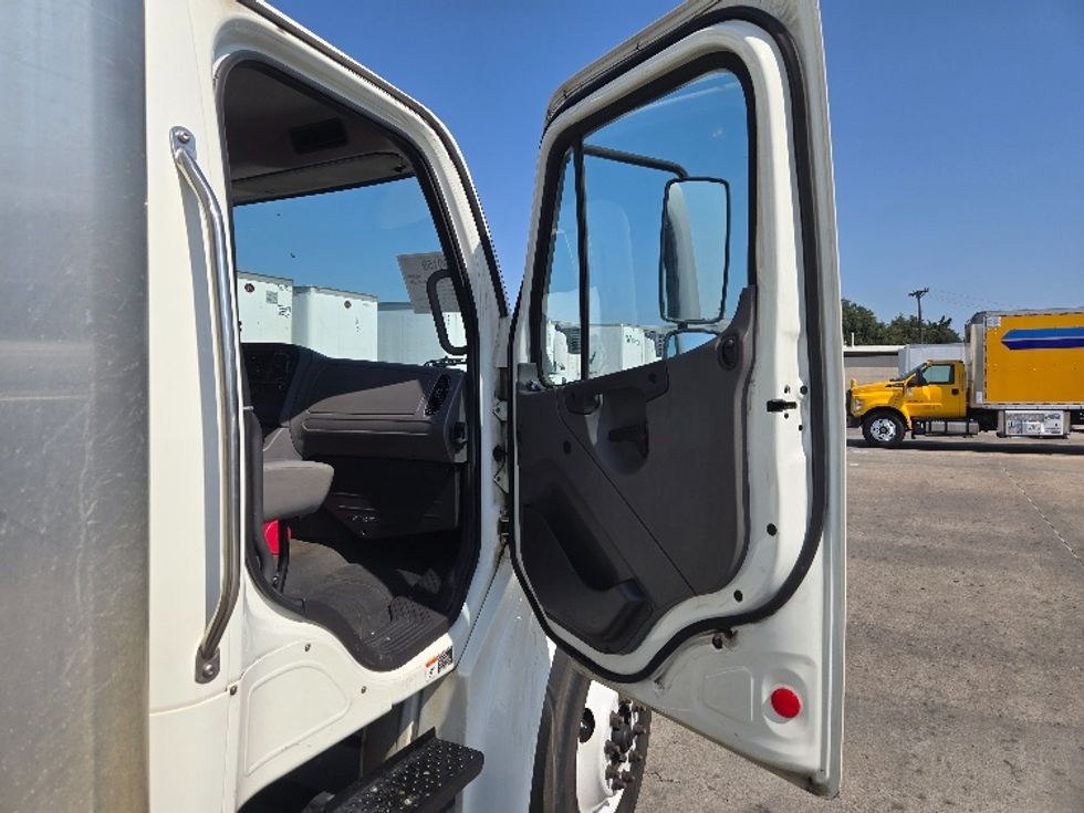 Medium Duty Box Truck-Light and Medium Duty Trucks-Freightliner-2020-M2-Carrollton-TX-153,116\n\t\tmiles-$ 56,500 - Image 20
