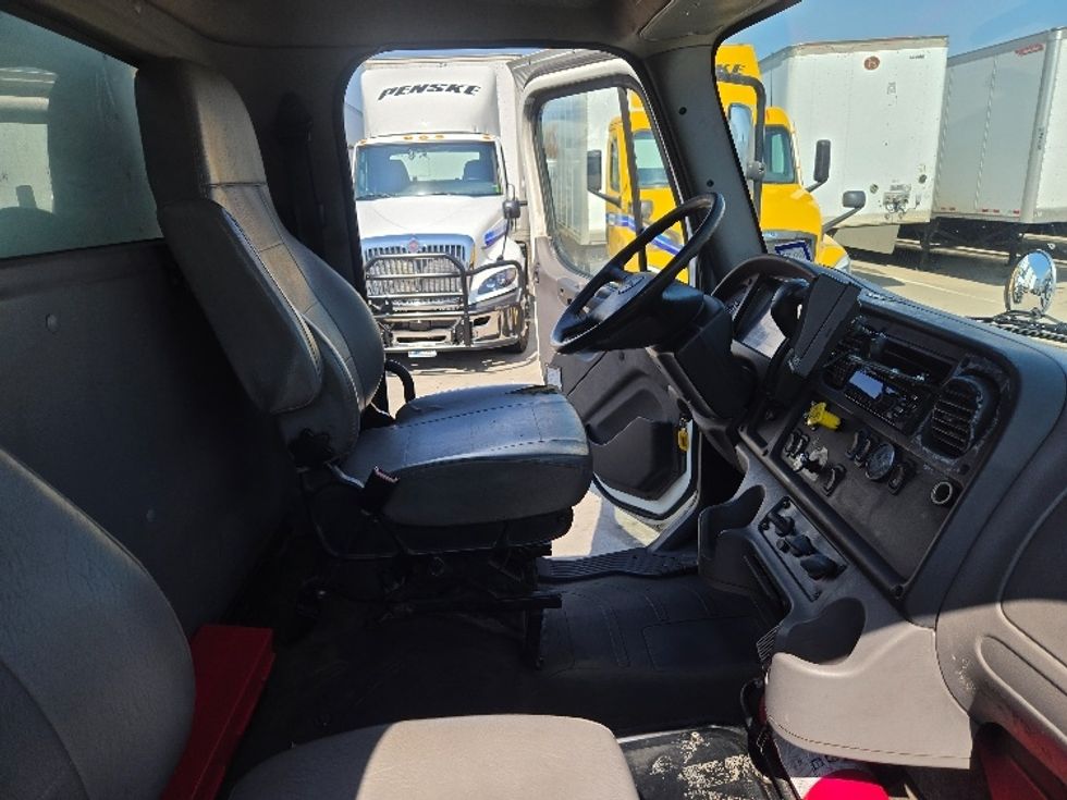 Medium Duty Box Truck-Light and Medium Duty Trucks-Freightliner-2020-M2-Carrollton-TX-153,116\n\t\tmiles-$ 56,500 - Image 22