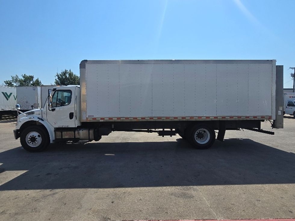 Medium Duty Box Truck-Light and Medium Duty Trucks-Freightliner-2020-M2-Carrollton-TX-153,116\n\t\tmiles-$ 56,500 - Image 4