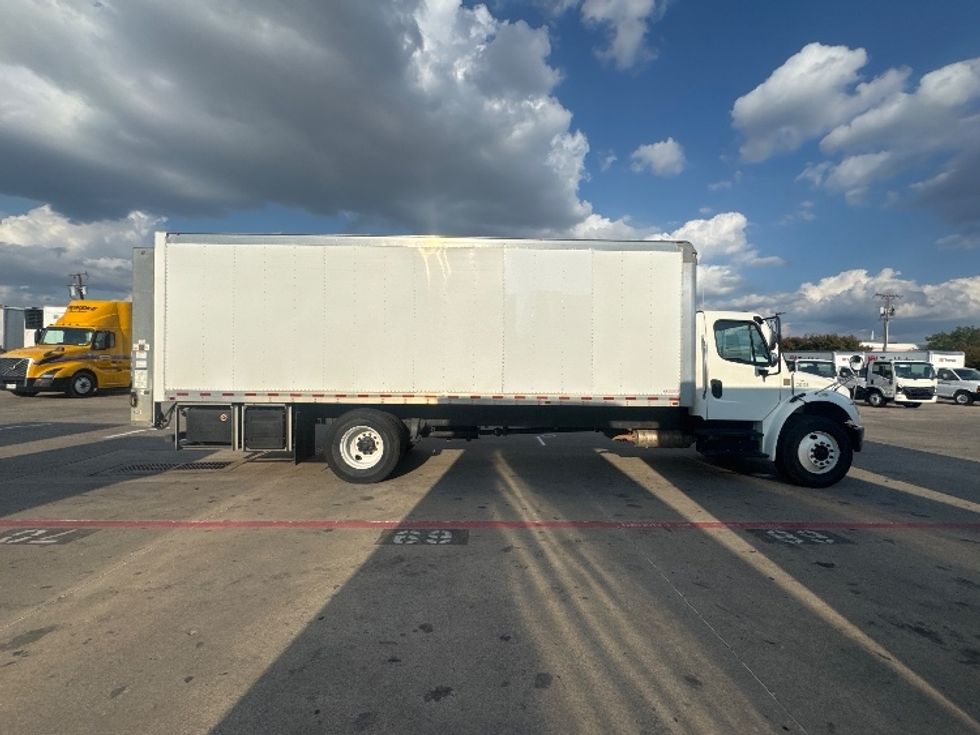 Medium Duty Box Truck-Light and Medium Duty Trucks-Freightliner-2020-M2-Carrollton-TX-181,593\n\t\tmiles-$ 52,250 - Image 15