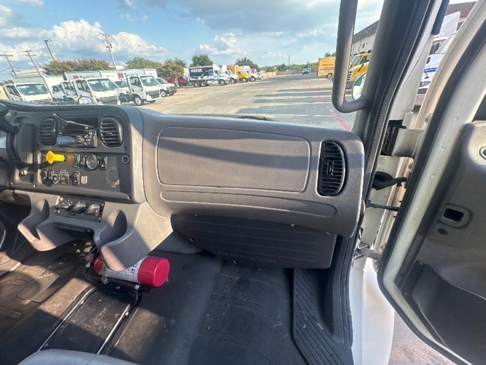Medium Duty Box Truck-Light and Medium Duty Trucks-Freightliner-2020-M2-Carrollton-TX-181,593\n\t\tmiles-$ 52,250 - Image 21