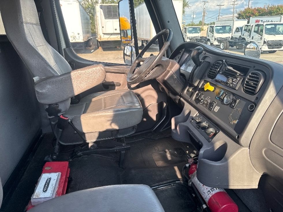 Medium Duty Box Truck-Light and Medium Duty Trucks-Freightliner-2020-M2-Carrollton-TX-181,593\n\t\tmiles-$ 52,250 - Image 22