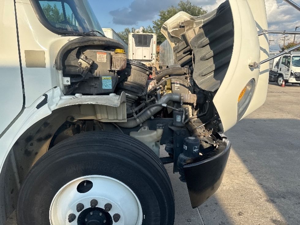 Medium Duty Box Truck-Light and Medium Duty Trucks-Freightliner-2020-M2-Carrollton-TX-181,593\n\t\tmiles-$ 52,250 - Image 23