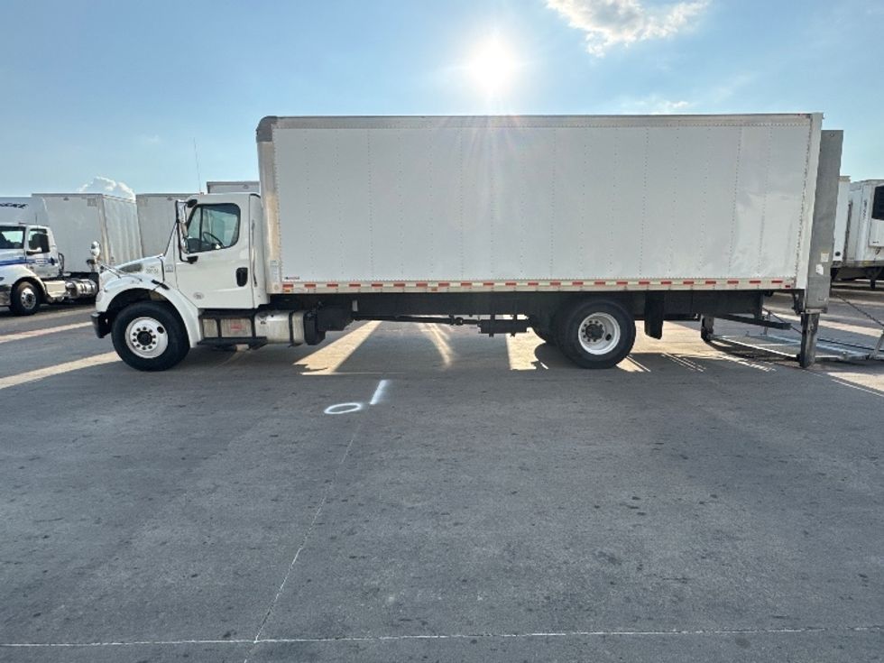 Medium Duty Box Truck-Light and Medium Duty Trucks-Freightliner-2020-M2-Carrollton-TX-181,593\n\t\tmiles-$ 52,250 - Image 4