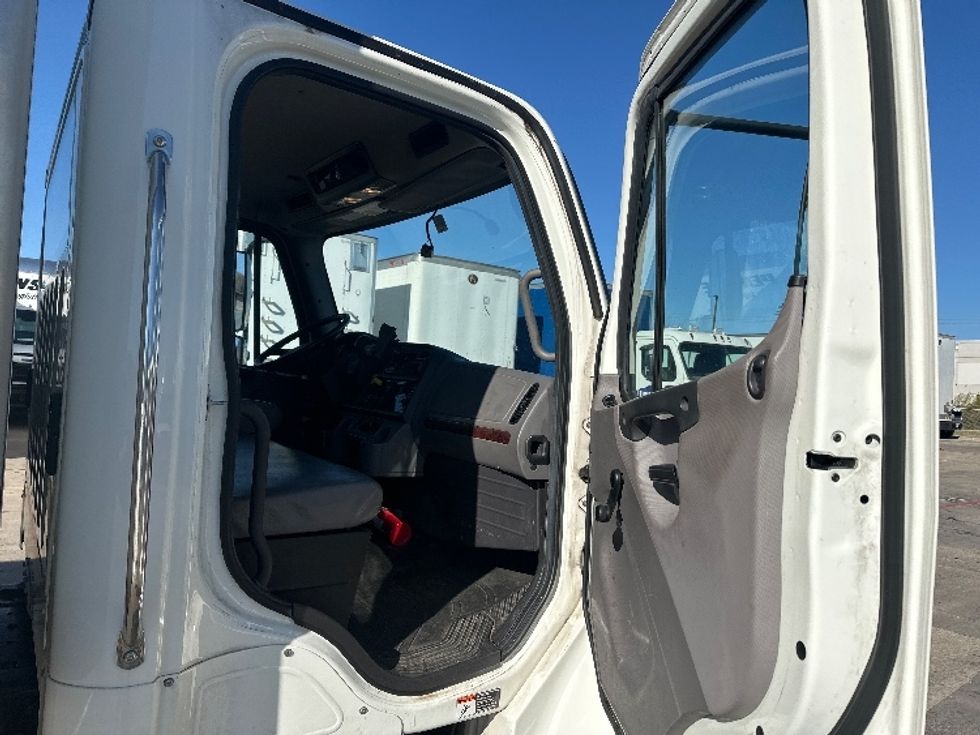 Medium Duty Box Truck-Light and Medium Duty Trucks-Freightliner-2020-M2-Carrollton-TX-54,635\n\t\tmiles-$ 70,750 - Image 20