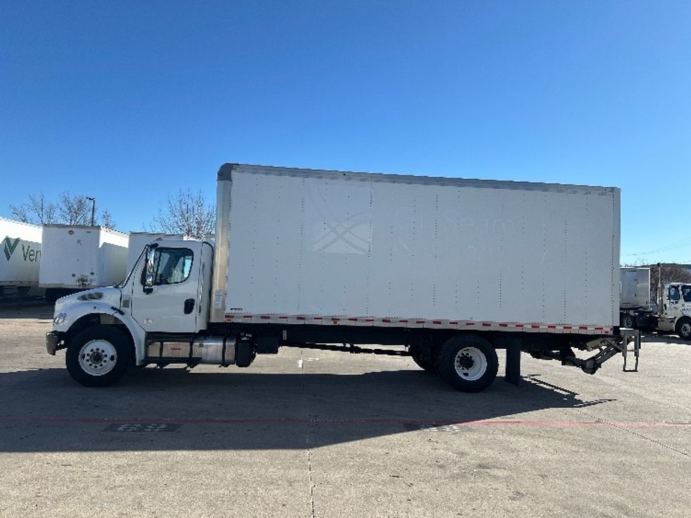 Medium Duty Box Truck-Light and Medium Duty Trucks-Freightliner-2020-M2-Carrollton-TX-54,635\n\t\tmiles-$ 70,750 - Image 4
