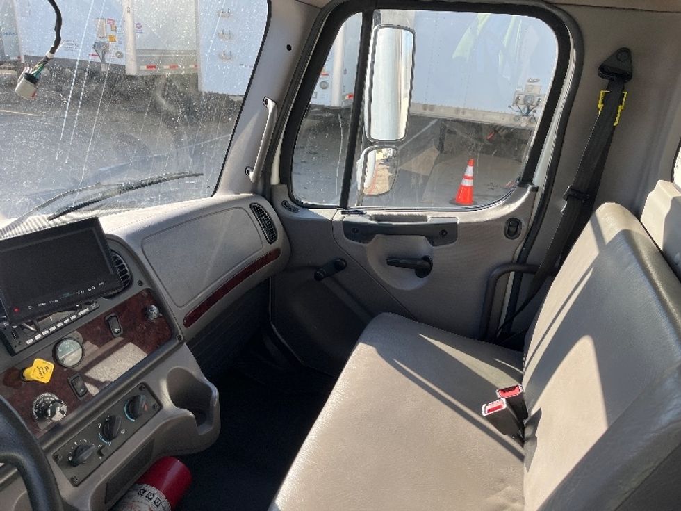 Medium Duty Box Truck-Light and Medium Duty Trucks-Freightliner-2020-M2-Carrollton-TX-56,203\n\t\tmiles-$ 70,500 - Image 14