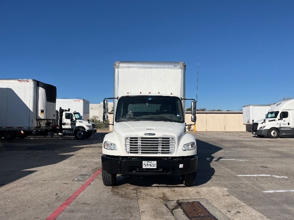 Medium Duty Box Truck-Light and Medium Duty Trucks-Freightliner-2020-M2-Carrollton-TX-56,203\n\t\tmiles-$ 70,500 - Image 2
