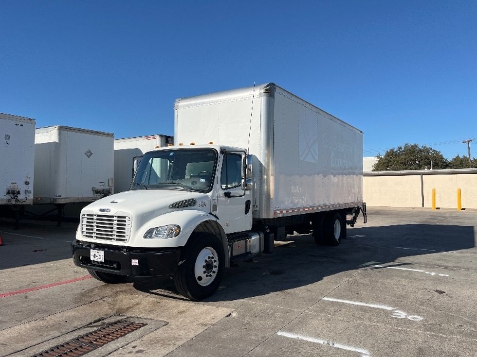 Medium Duty Box Truck-Light and Medium Duty Trucks-Freightliner-2020-M2-Carrollton-TX-56,203\n\t\tmiles-$ 70,500 - Image 3