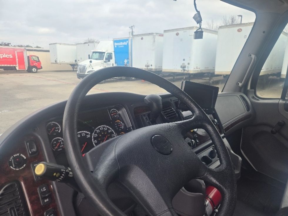 Medium Duty Box Truck-Light and Medium Duty Trucks-Freightliner-2020-M2-Carrollton-TX-60,579\n\t\tmiles-$ 70,000 - Image 17