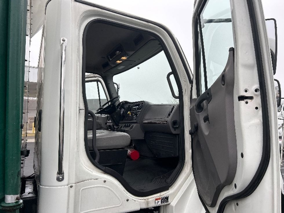 Medium Duty Box Truck-Light and Medium Duty Trucks-Freightliner-2020-M2-Ceres-CA-275,074\n\t\tmiles-$ 38,500 - Image 17