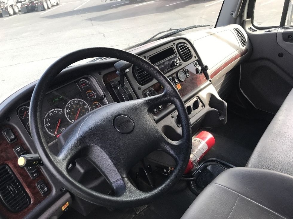 Medium Duty Box Truck-Light and Medium Duty Trucks-Freightliner-2020-M2-Charlotte-NC-124,511\n\t\tmiles-$ 60,750 - Image 16