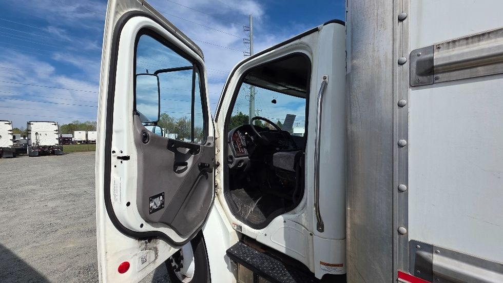 Medium Duty Box Truck-Light and Medium Duty Trucks-Freightliner-2020-M2-Charlotte-NC-206,873\n\t\tmiles-$ 48,500 - Image 15