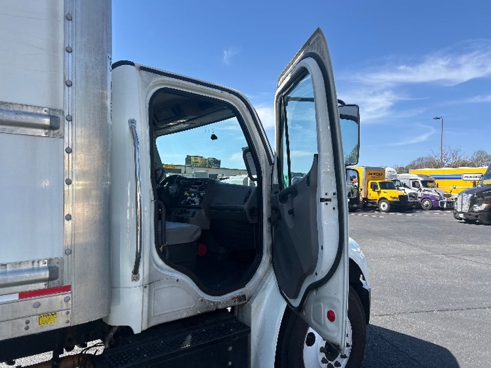 Medium Duty Box Truck-Light and Medium Duty Trucks-Freightliner-2020-M2-Charlotte-NC-206,873\n\t\tmiles-$ 48,500 - Image 19