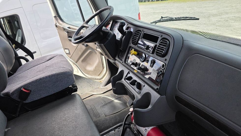 Medium Duty Box Truck-Light and Medium Duty Trucks-Freightliner-2020-M2-Charlotte-NC-206,873\n\t\tmiles-$ 48,500 - Image 21