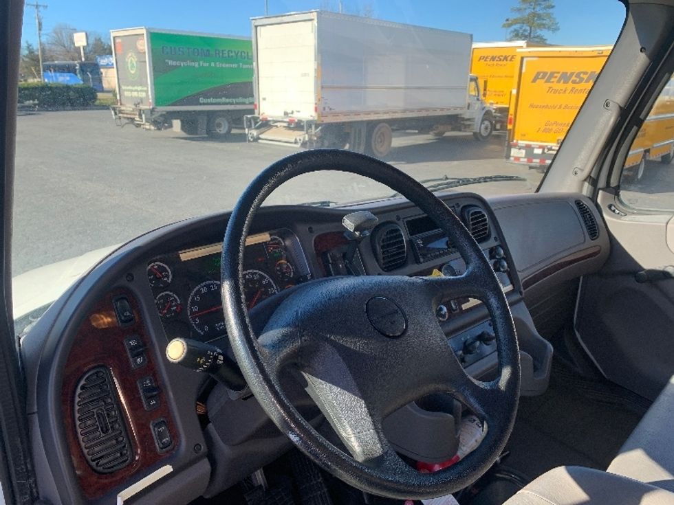 Medium Duty Box Truck-Light and Medium Duty Trucks-Freightliner-2020-M2-Charlotte-NC-5,256\n\t\tmiles-$ 66,000 - Image 17