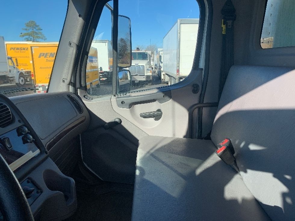 Medium Duty Box Truck-Light and Medium Duty Trucks-Freightliner-2020-M2-Charlotte-NC-5,256\n\t\tmiles-$ 66,000 - Image 18