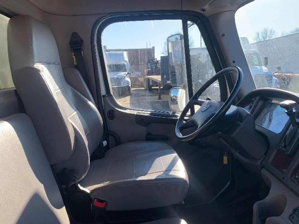 Medium Duty Box Truck-Light and Medium Duty Trucks-Freightliner-2020-M2-Charlotte-NC-5,256\n\t\tmiles-$ 66,000 - Image 21