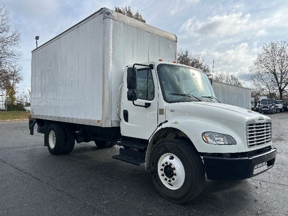 Medium Duty Box Truck-Light and Medium Duty Trucks-Freightliner-2020-M2-Charlotte-NC-70,173\n\t\tmiles-$ 60,000 - Image 1