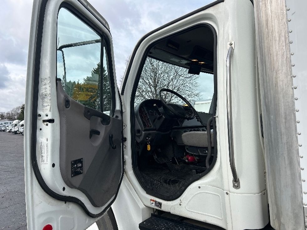 Medium Duty Box Truck-Light and Medium Duty Trucks-Freightliner-2020-M2-Charlotte-NC-70,173\n\t\tmiles-$ 60,000 - Image 16