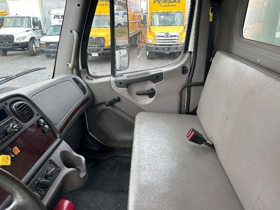 Medium Duty Box Truck-Light and Medium Duty Trucks-Freightliner-2020-M2-Charlotte-NC-70,173\n\t\tmiles-$ 60,000 - Image 19