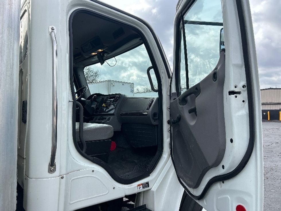 Medium Duty Box Truck-Light and Medium Duty Trucks-Freightliner-2020-M2-Charlotte-NC-70,173\n\t\tmiles-$ 60,000 - Image 20