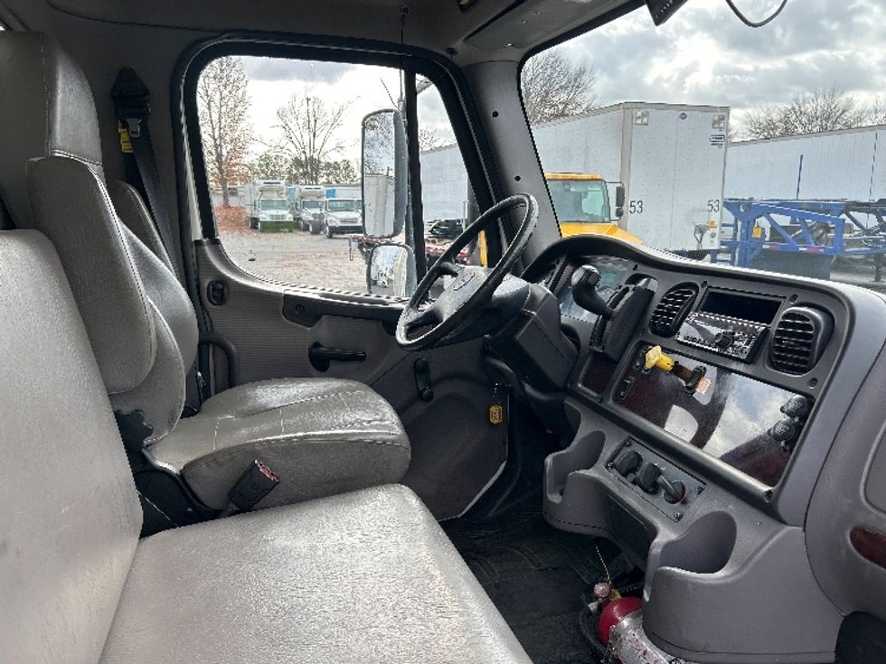 Medium Duty Box Truck-Light and Medium Duty Trucks-Freightliner-2020-M2-Charlotte-NC-70,173\n\t\tmiles-$ 60,000 - Image 22