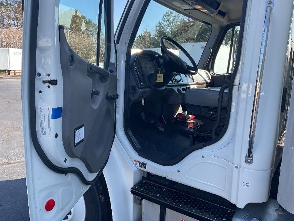 Medium Duty Box Truck-Light and Medium Duty Trucks-Freightliner-2020-M2-Chattanooga-TN-180,020\n\t\tmiles-$ 50,000 - Image 16
