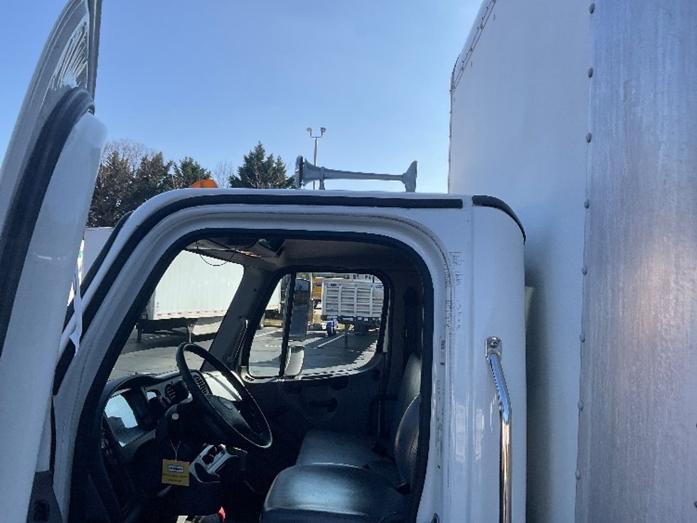 Medium Duty Box Truck-Light and Medium Duty Trucks-Freightliner-2020-M2-Chattanooga-TN-180,020\n\t\tmiles-$ 50,000 - Image 25
