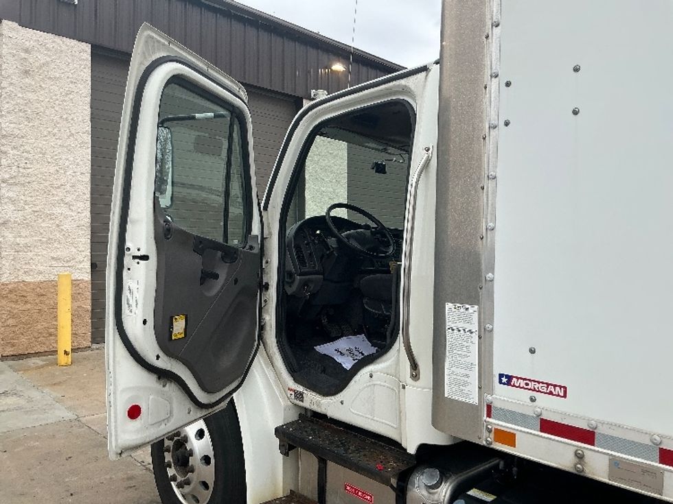 Medium Duty Box Truck-Light and Medium Duty Trucks-Freightliner-2020-M2-Chicopee-MA-230,238\n\t\tmiles-$ 37,250 - Image 16