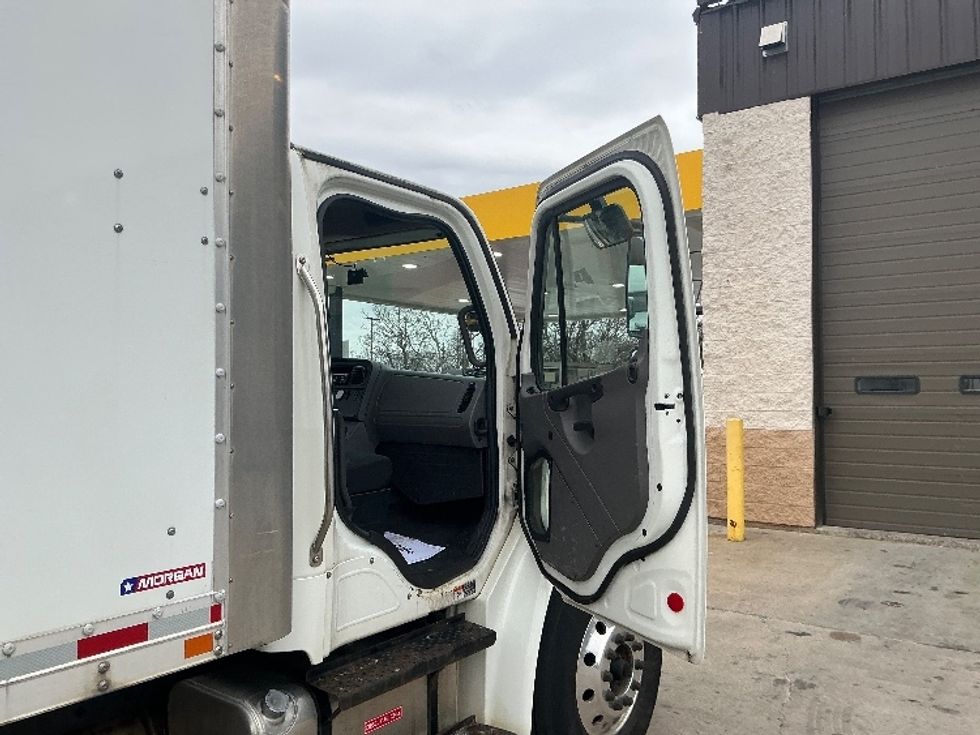 Medium Duty Box Truck-Light and Medium Duty Trucks-Freightliner-2020-M2-Chicopee-MA-230,238\n\t\tmiles-$ 37,250 - Image 20