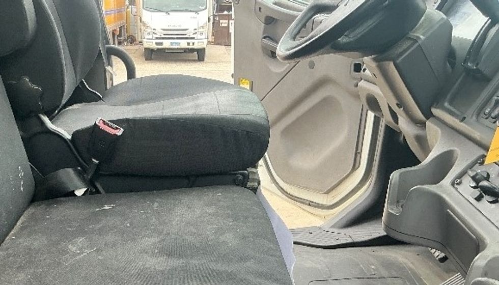 Medium Duty Box Truck-Light and Medium Duty Trucks-Freightliner-2020-M2-Chicopee-MA-230,238\n\t\tmiles-$ 37,250 - Image 22