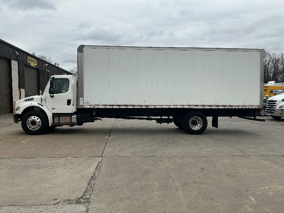 Medium Duty Box Truck-Light and Medium Duty Trucks-Freightliner-2020-M2-Chicopee-MA-230,238\n\t\tmiles-$ 37,250 - Image 4