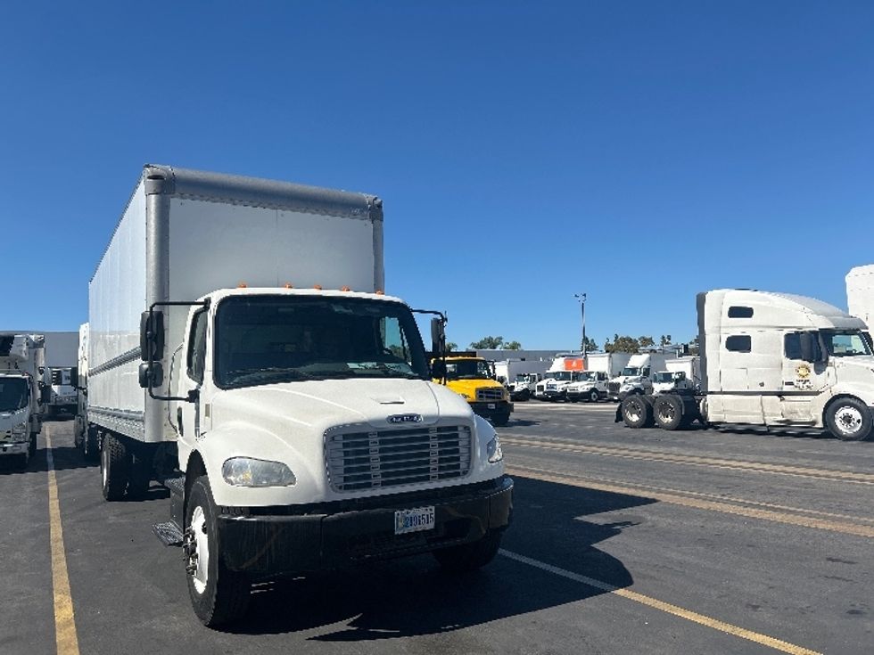 Medium Duty Box Truck-Light and Medium Duty Trucks-Freightliner-2020-M2-Chino-CA-116,294\n\t\tmiles-$ 61,250 - Image 1