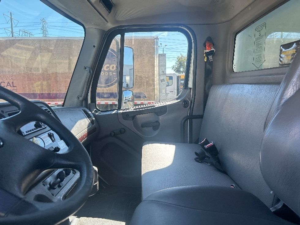 Medium Duty Box Truck-Light and Medium Duty Trucks-Freightliner-2020-M2-Chino-CA-116,294\n\t\tmiles-$ 61,250 - Image 19