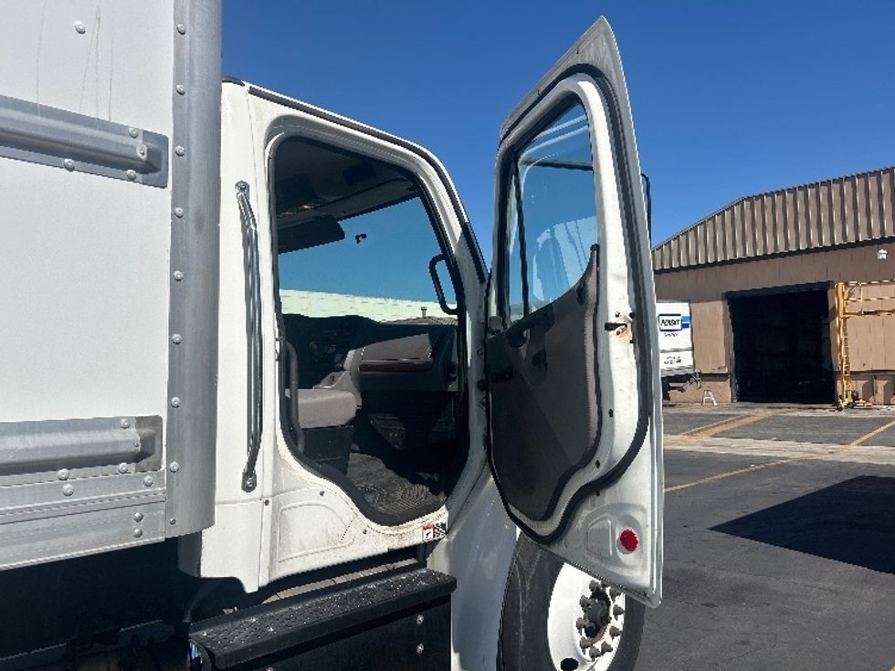 Medium Duty Box Truck-Light and Medium Duty Trucks-Freightliner-2020-M2-Chino-CA-116,294\n\t\tmiles-$ 61,250 - Image 20