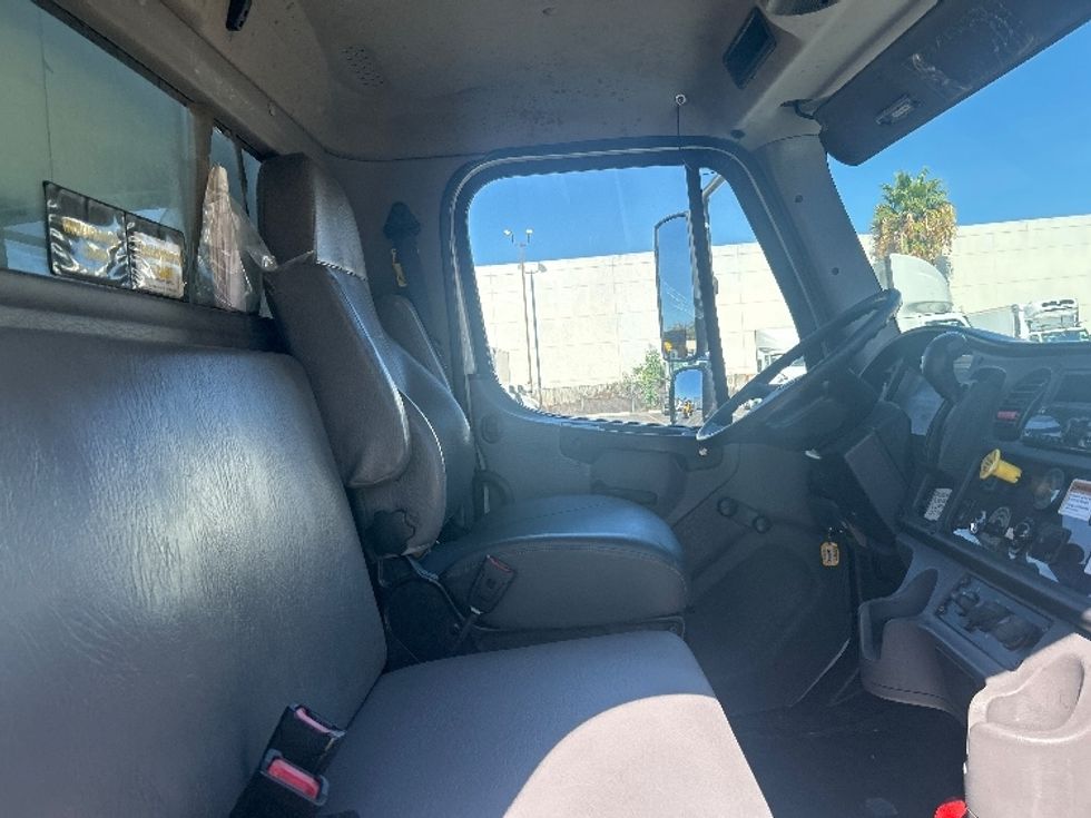 Medium Duty Box Truck-Light and Medium Duty Trucks-Freightliner-2020-M2-Chino-CA-116,294\n\t\tmiles-$ 61,250 - Image 22