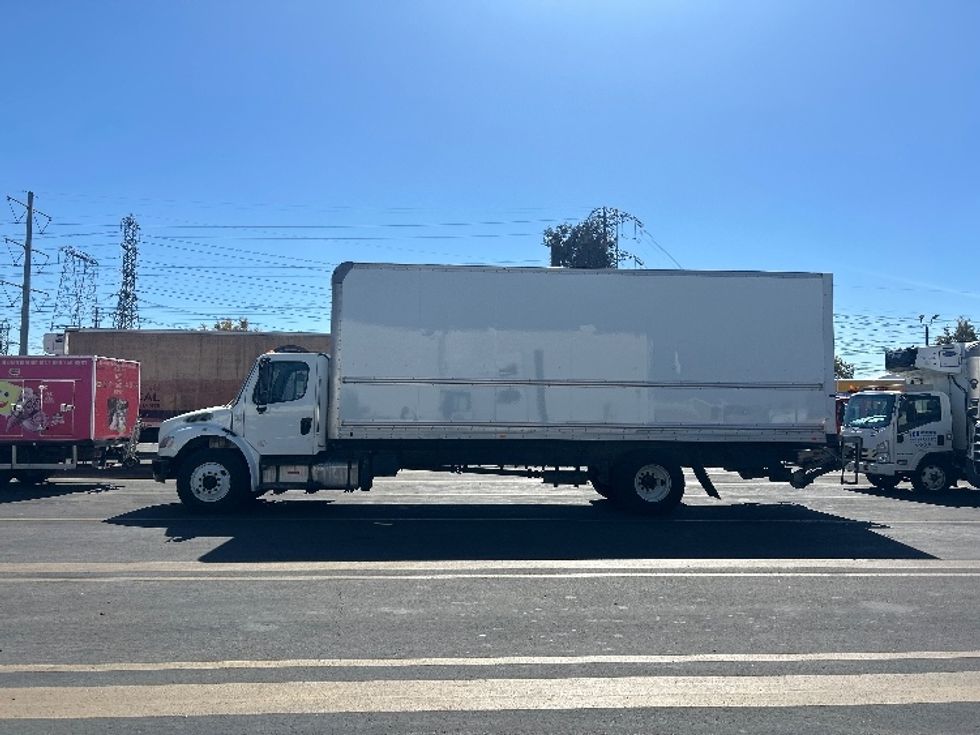 Medium Duty Box Truck-Light and Medium Duty Trucks-Freightliner-2020-M2-Chino-CA-116,294\n\t\tmiles-$ 61,250 - Image 4
