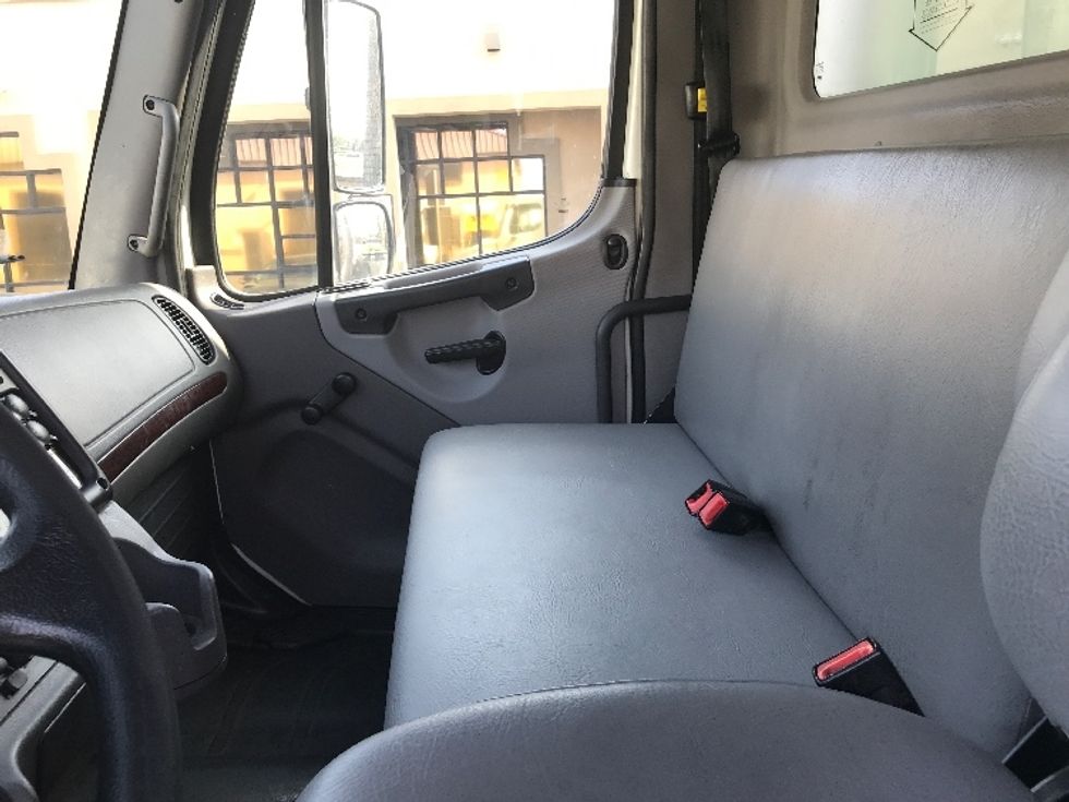 Medium Duty Box Truck-Light and Medium Duty Trucks-Freightliner-2020-M2-Chino-CA-151,419\n\t\tmiles-$ 56,000 - Image 19