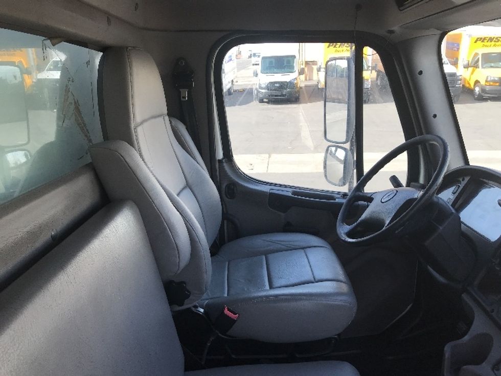 Medium Duty Box Truck-Light and Medium Duty Trucks-Freightliner-2020-M2-Chino-CA-151,419\n\t\tmiles-$ 56,000 - Image 22