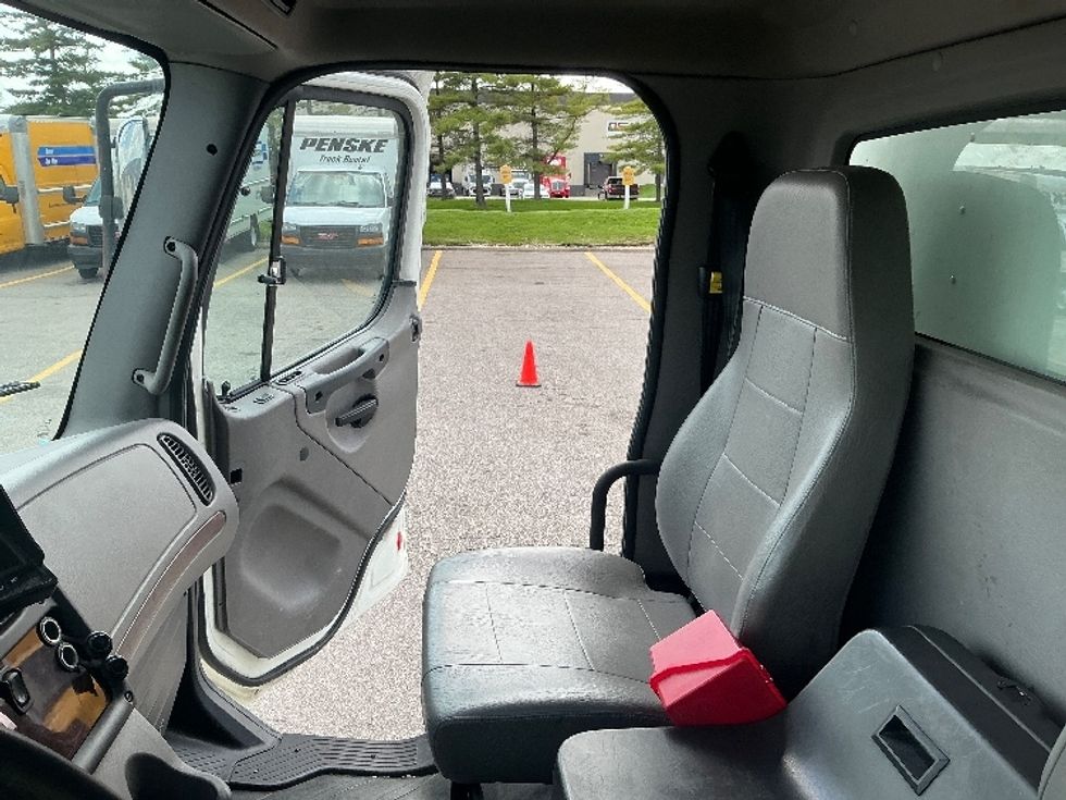 Medium Duty Box Truck-Light and Medium Duty Trucks-Freightliner-2020-M2-Cincinnati-OH-234,869\n\t\tmiles-$ 14,500 - Image 19