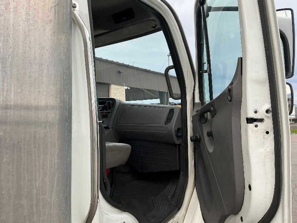 Medium Duty Box Truck-Light and Medium Duty Trucks-Freightliner-2020-M2-Cincinnati-OH-260,224\n\t\tmiles-$ 35,750 - Image 20
