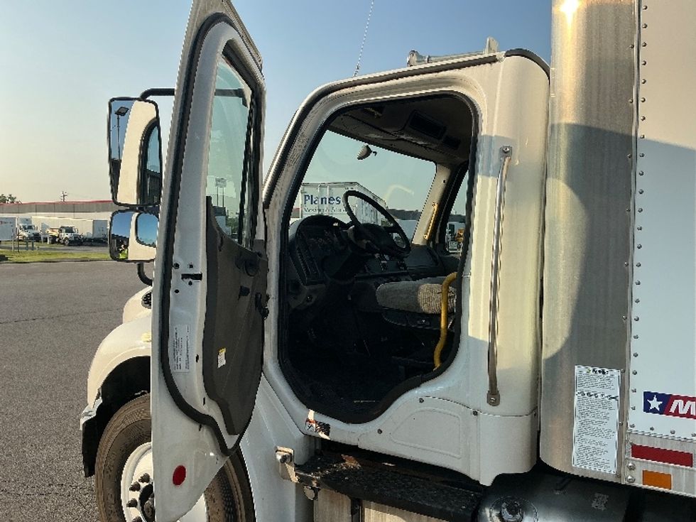 Medium Duty Box Truck-Light and Medium Duty Trucks-Freightliner-2020-M2-Cincinnati-OH-391,478\n\t\tmiles-$ 8,000 - Image 16