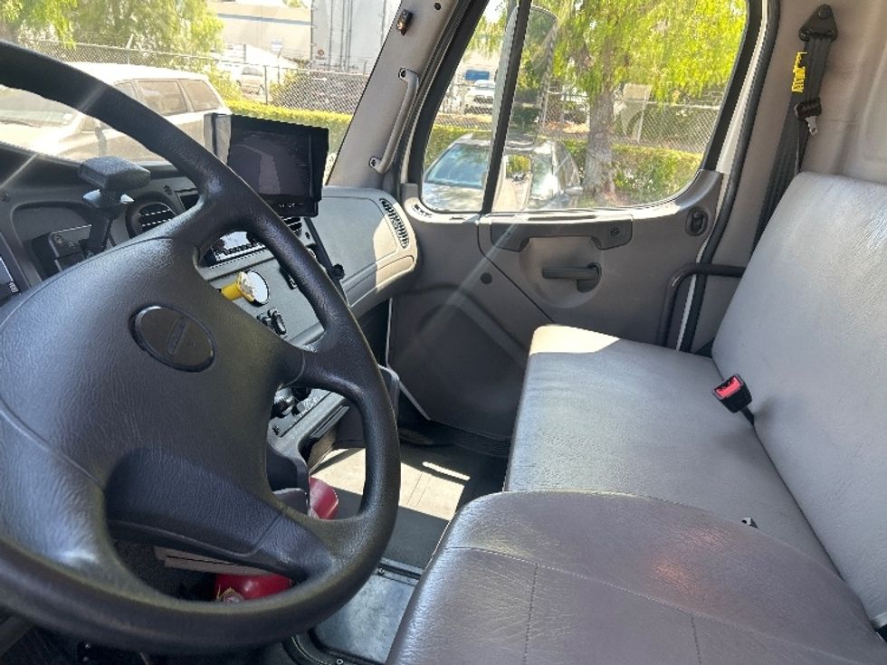 Medium Duty Box Truck-Light and Medium Duty Trucks-Freightliner-2020-M2-City Of Industry-CA-181,522\n\t\tmiles-$ 50,750 - Image 19