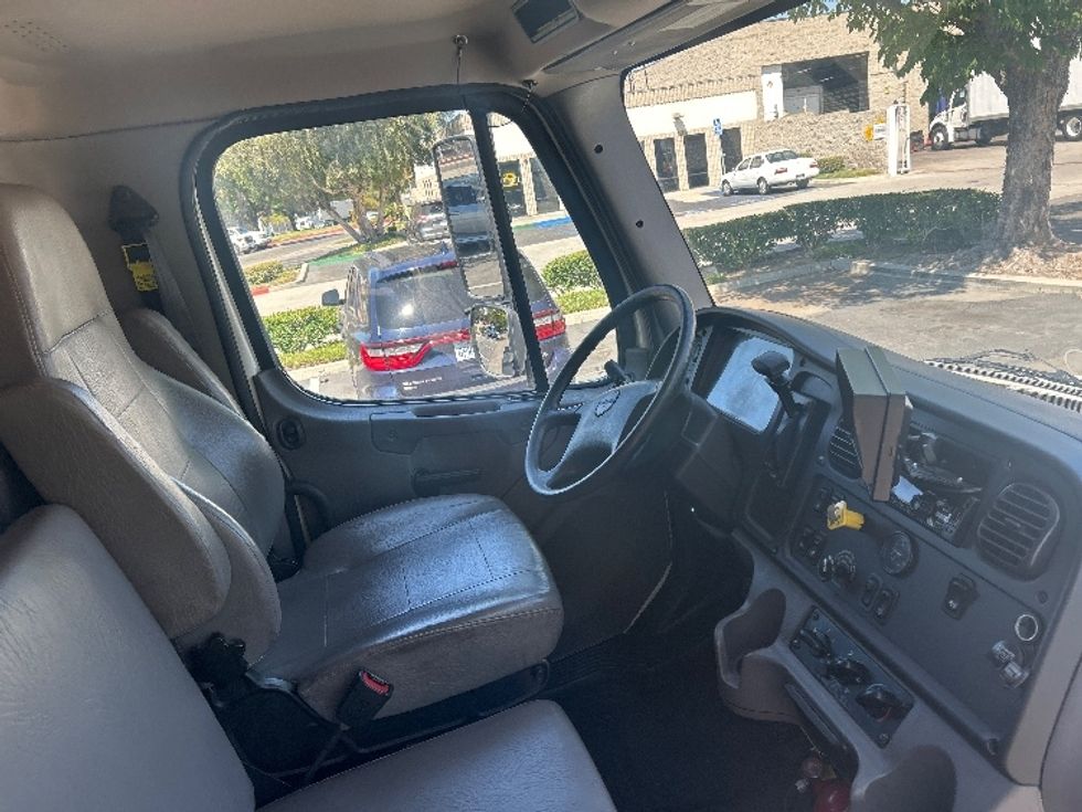 Medium Duty Box Truck-Light and Medium Duty Trucks-Freightliner-2020-M2-City Of Industry-CA-181,522\n\t\tmiles-$ 50,750 - Image 22