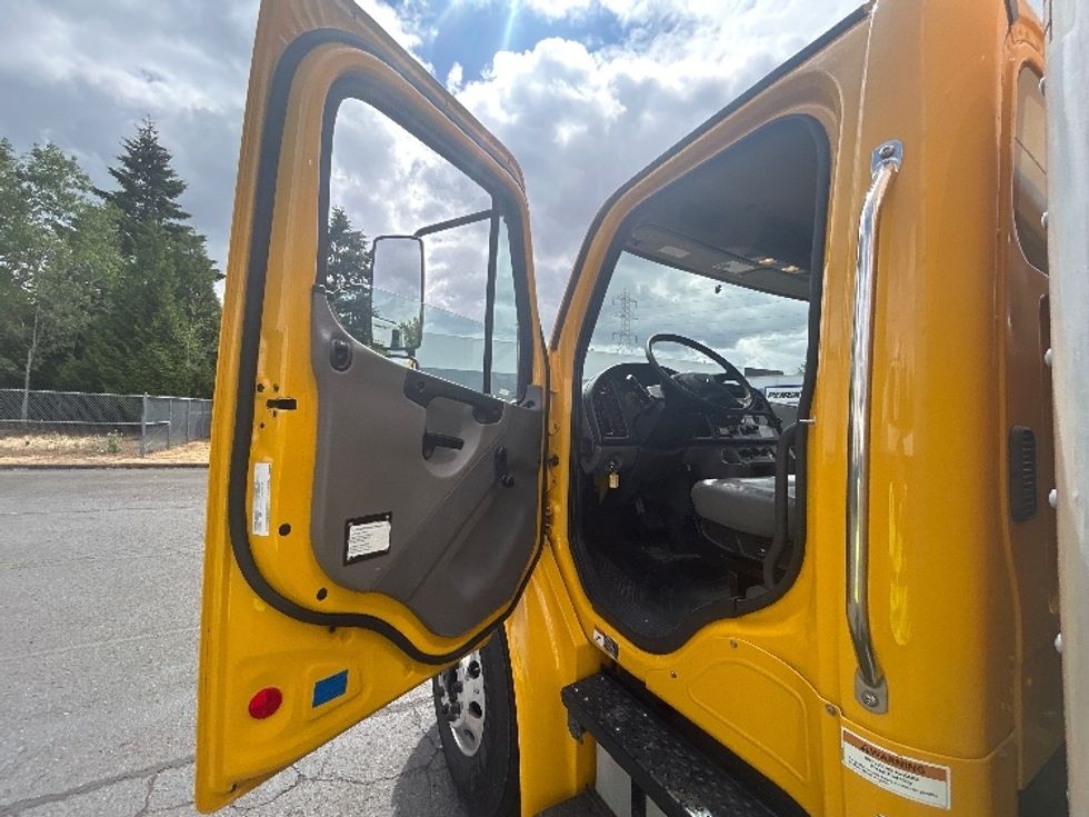 Medium Duty Box Truck-Light and Medium Duty Trucks-Freightliner-2020-M2-Clackamas-OR-156,125\n\t\tmiles-$ 54,000 - Image 16