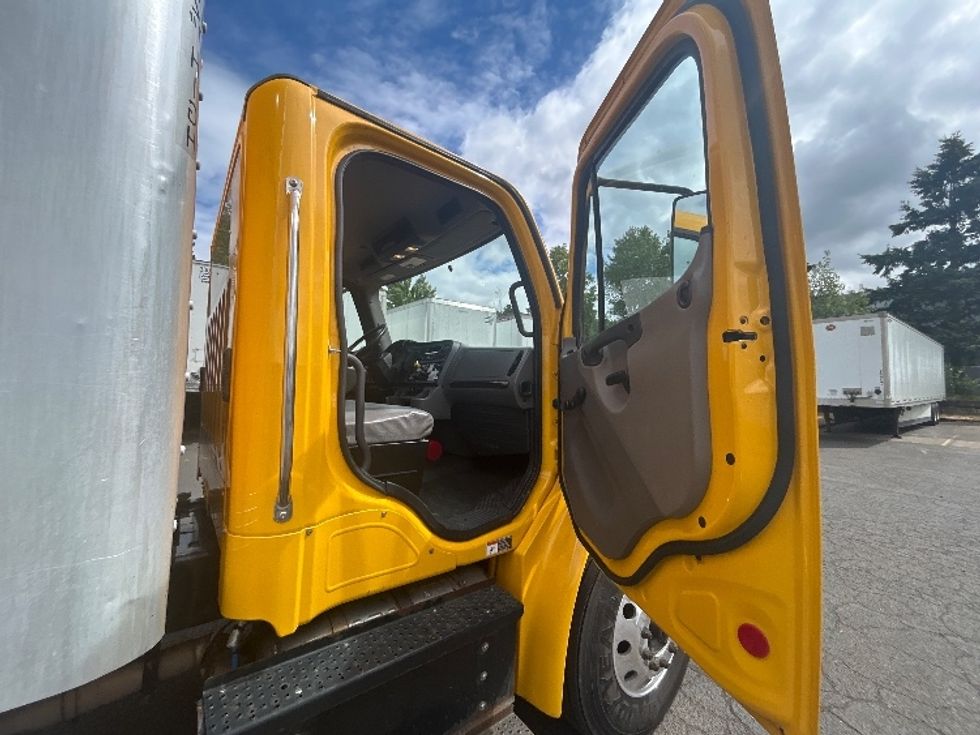 Medium Duty Box Truck-Light and Medium Duty Trucks-Freightliner-2020-M2-Clackamas-OR-156,125\n\t\tmiles-$ 54,000 - Image 20