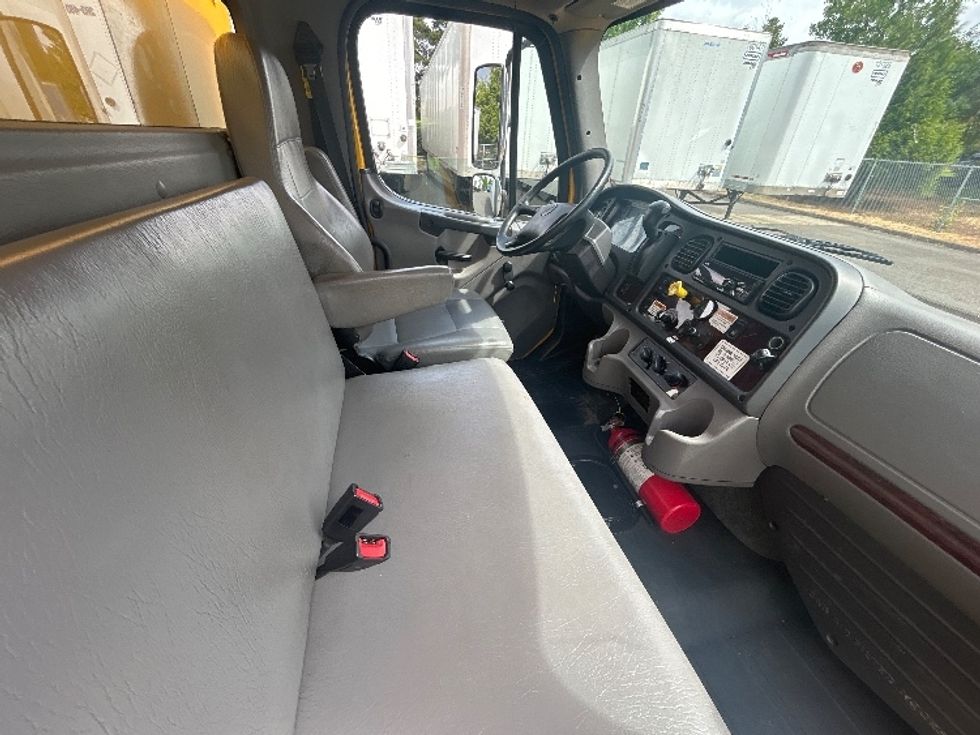 Medium Duty Box Truck-Light and Medium Duty Trucks-Freightliner-2020-M2-Clackamas-OR-156,125\n\t\tmiles-$ 54,000 - Image 22