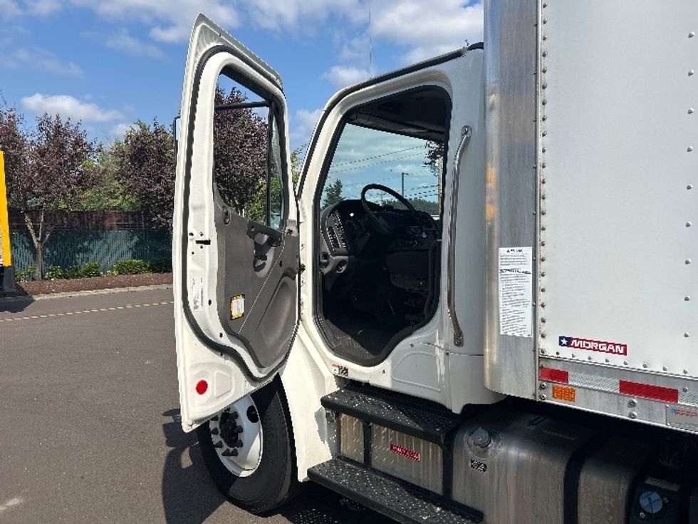 Medium Duty Box Truck-Light and Medium Duty Trucks-Freightliner-2020-M2-Clackamas-OR-54,763\n\t\tmiles-$ 59,250 - Image 16
